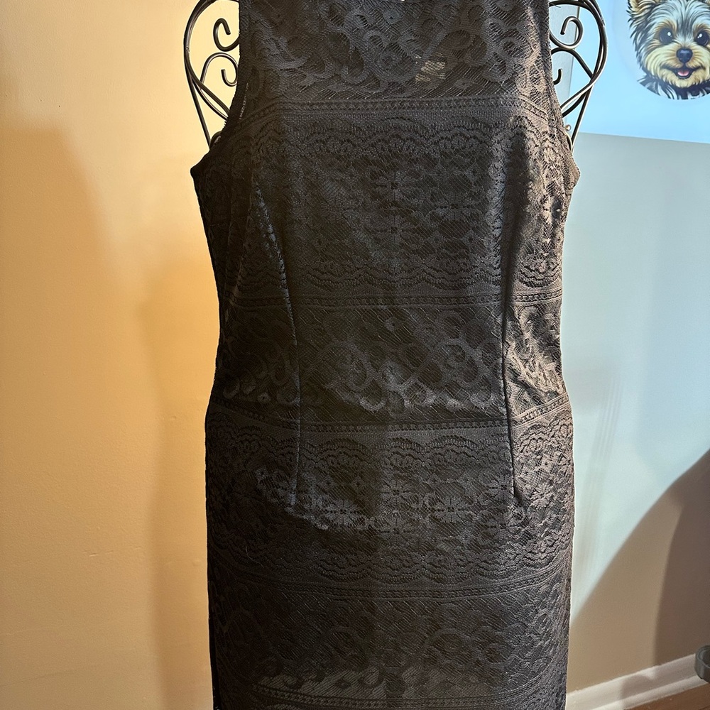 Chic Black Lace Midi Dress